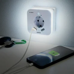 LED-Nachtlicht mit Steckdose, 2 USB-Ausgänge, Bewegungs- und Lichtsensor