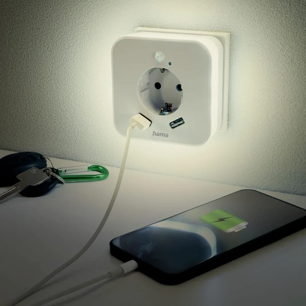 LED-Nachtlicht mit Steckdose, 2 USB-Ausgänge, Bewegungsmelder, Lichtsensor