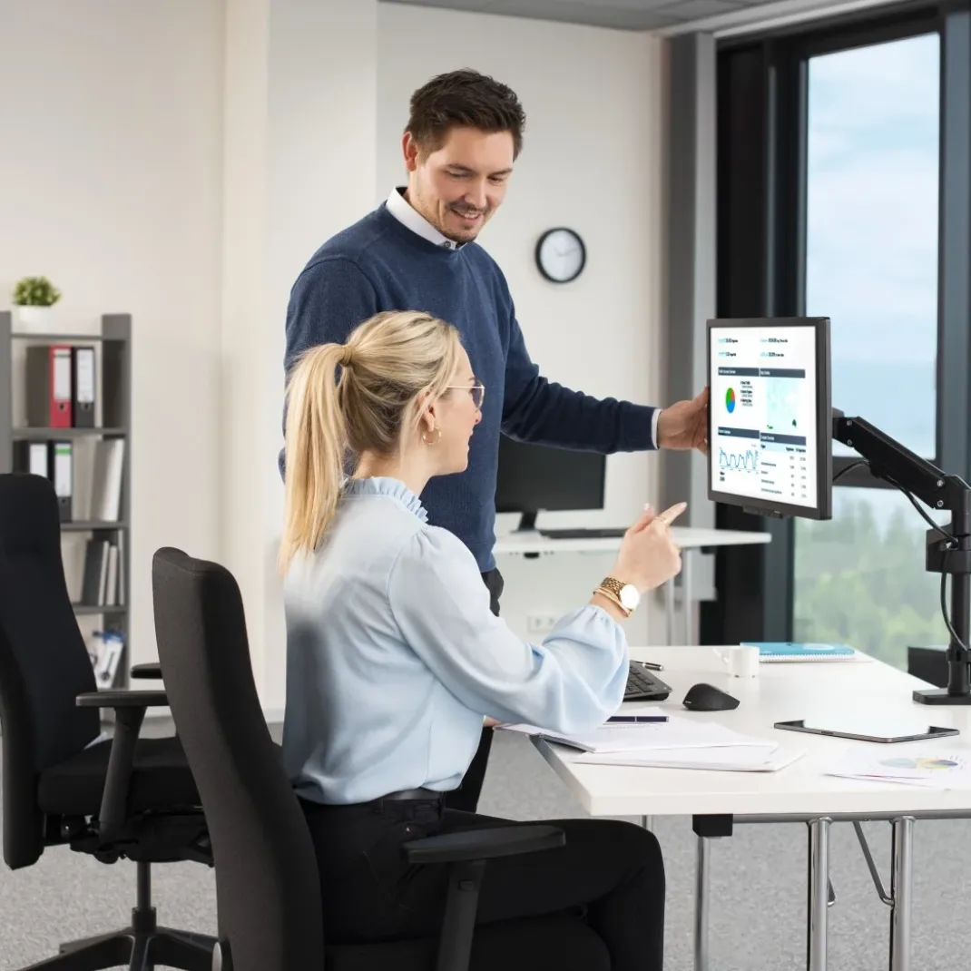 Monitorhalterung, mit Gasfeder höhenverstellbar, schwenk-/neigbar, 13"-35"