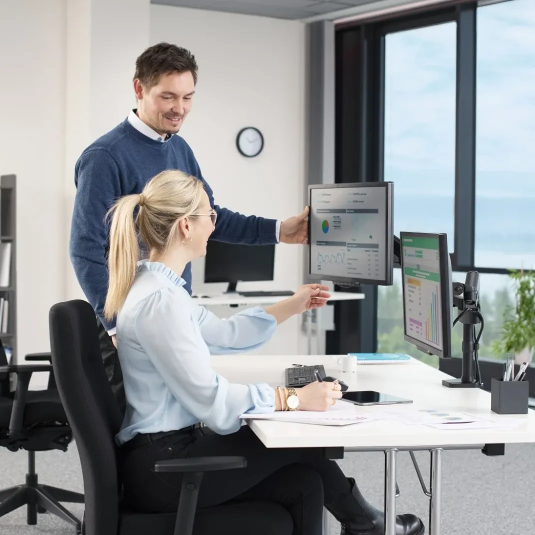 Monitorhalterung, mit Gasfeder höhenverstellbar, schwenk-/neigbar, 13"-32"