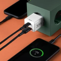 Schnellladegerät, 1x USB-C, 1x USB-A, Mini-Ladegerät, PD, 30 W, Weiß