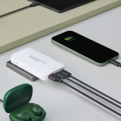Schnellladegerät, 2x USB-C, 1x USB-A, flaches Mini-Ladegerät, PD, 65 W, WS